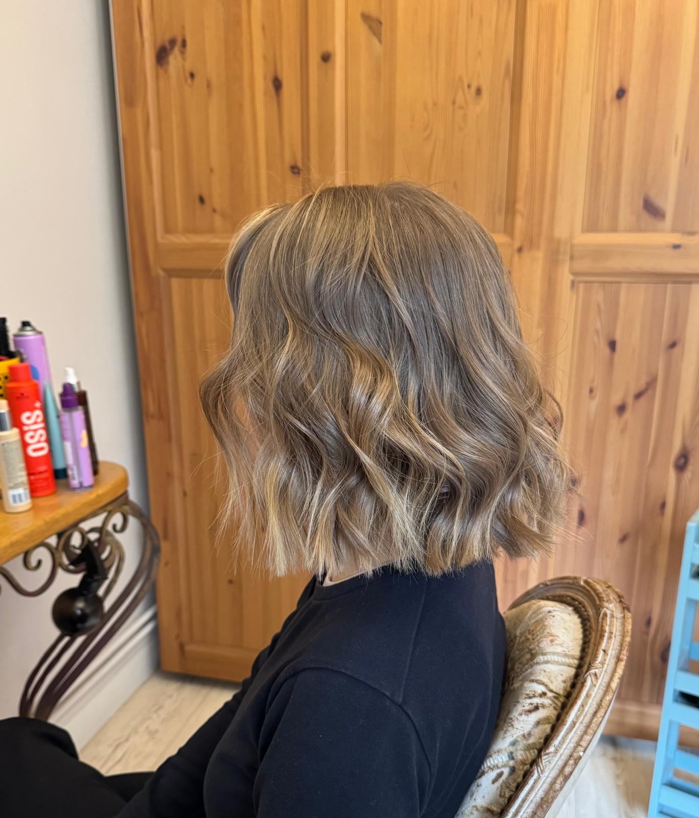 Brushing sur cheveux blonds